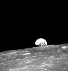 earthrise-b&w. Image Credit: NASA