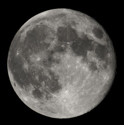 Full Moon by Luc Viatour