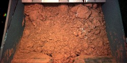 A successful test scoop of Martian regolith (NASA/JPL-Caltech/University of Arizona/Max Planck Institute)