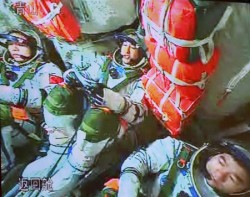 Chinese taikonauts inside Shenzou 7. Credit: Xinhuanet Chinese taikonauts inside Shenzou 7. Credit: Xinhuanet