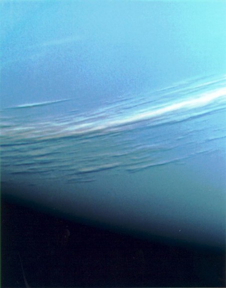 Clouds above Neptune. Image credit: NASA/JPL Clouds above Neptune. Image credit: NASA/JPL