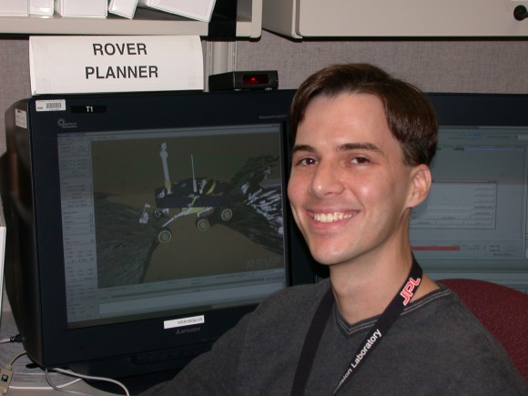 Scott Maxwell, using his 3-D simulation software. Courtesy Scott Maxwell Scott Maxwell, using his 3-D simulation software. Courtesy Scott Maxwell