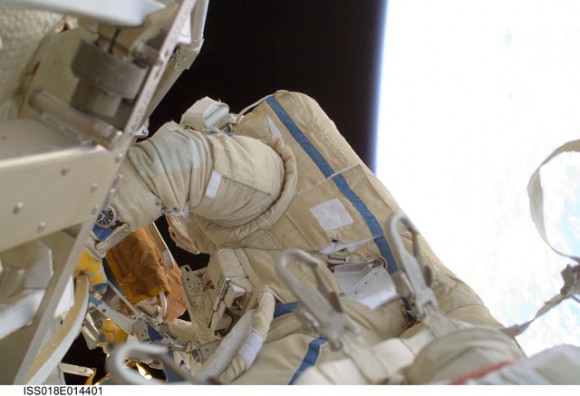 Yury Lonchakov during the Dec. 23 spacewalk. Credit: NASA Yury Lonchakov during the Dec. 23 spacewalk. Credit: NASA