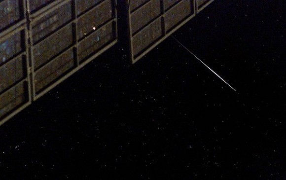An iridium satellite flare as seen from the ISS. Credit: Don Pettit, NASA An iridium satellite flare as seen from the ISS. Credit: Don Pettit, NASA
