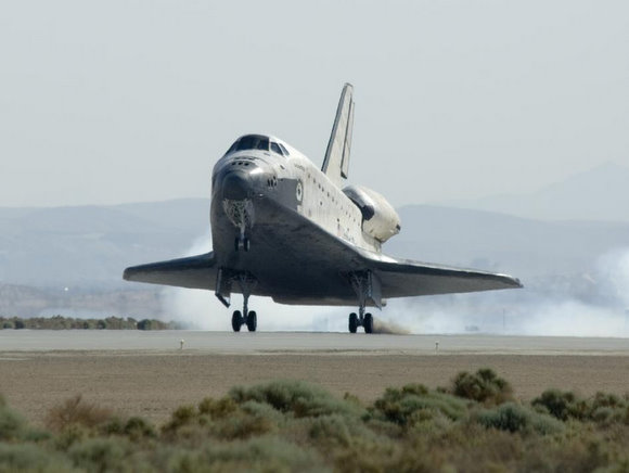 Atlantis touches down in California.  Credit: NASA