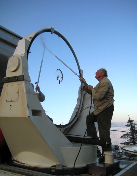 UC Berkeley physicist Charles Townes, who won the 1964 Nobel Prize in Physics for invention of the laser, cleans one of the large mirrors of the Infrared Spatial Interferometer. Credit: Cristina Ryan (2008) betelgeuse1