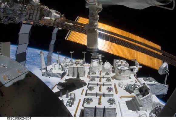 The new Kibo platform, or "front porch." Credit: NASA The new Kibo platform, or "front porch." Credit: NASA