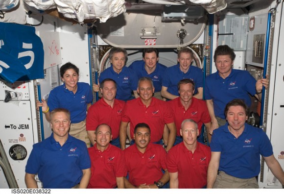 The astronauts from both crews on the ISS. Credit: NASA The astronauts from both crews on the ISS. Credit: NASA