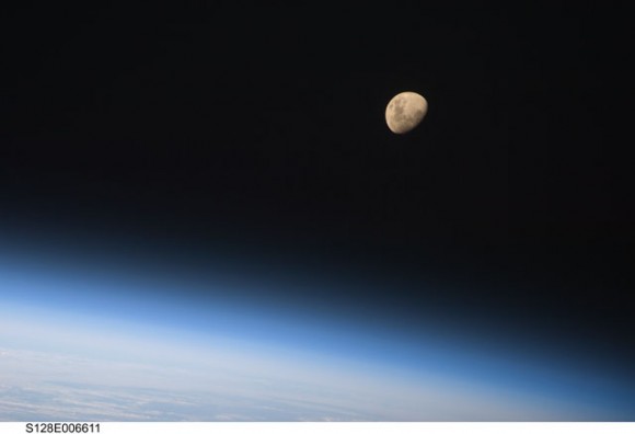 Earth and Moon from space. Credit: NASA Earth and Moon from space. Credit: NASA