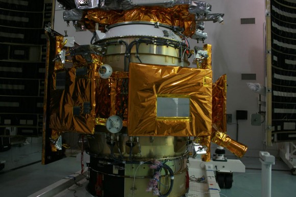 LCROSS Close Up Side view of LCROSS wrapped in gold colored multi layer thermal insulation. Note solar array at left. Science instrument, avionics, navigation, communication and thruster equipment panels encircle and are attached to the central payload adapter ring. Star tracker at right. Payload fairing halves sit at either side. Credit: Ken Kremer and the Planetary Society. Used by permission. LCROSS Close Up Side view of LCROSS wrapped in gold colored multi layer thermal insulation. Note solar array at left. Science instrument, avionics, navigation, communication and thruster equipment panels encircle and are attached to the central payload adapter ring. Star tracker at right. Payload fairing halves sit at either side. Credit: Ken Kremer and the Planetary Society. Used by permission.