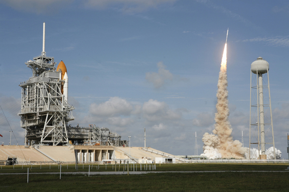 The space shuttle and Ares I-X. Credit: NASA/Scott Andrews The space shuttle and Ares I-X. Credit: NASA/Scott Andrews