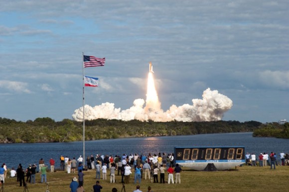 Atlantis' launch with Twitterers. Photo credit:Jim Grossmann