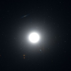 m89_hubble