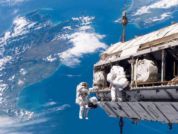 Pictures of Astronauts in Space Pictures of Astronauts in Space