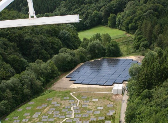 IS-DE1: Some of the 96 low-band dipole antennas, Effelsberg LOFAR station (foreground); high-band array (background) (Credit: James Anderson, MPIfR)