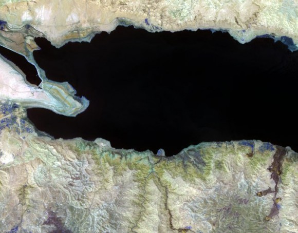 ASTER image of Dead Sea ASTER image of Dead Sea