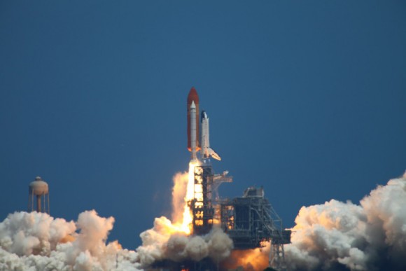 Atlantis launches on its last scheduled mission in April 2010. It may get one more flight. Image credit: Alan Walters (awaltersphoto.com) for Universe Today