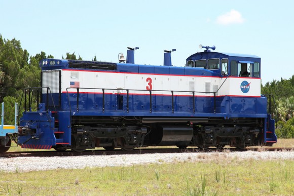 NASA has their own locomotive to bring the railcars to the VAB. Credit: Alan Walters (awaltersphoto.com) for Universe Today.