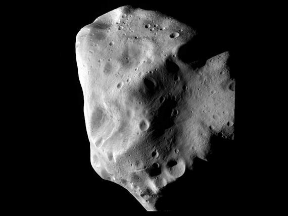 Lutetia at closest approach. Image credit: ESA 2010 MPS for OSIRIS Team MPS/UPD/LAM/IAA/RSSD/INTA/UPM/DASP/IDA