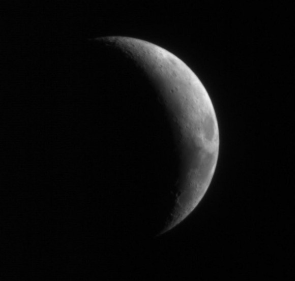 Why Can We See the Moon During the Day? Why Can We See the Moon During the Day?