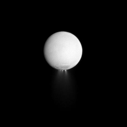 The plumes of Enceladus are highlighted in this Cassini image. Credit: NASA/JPL/Space Science Institute