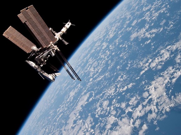 557588main_iss027e036747_1600_1024-768