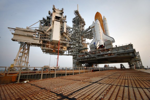 A wide-angle view of Atlantis on the launchpad. Credit: Mike Deep for Universe Today.