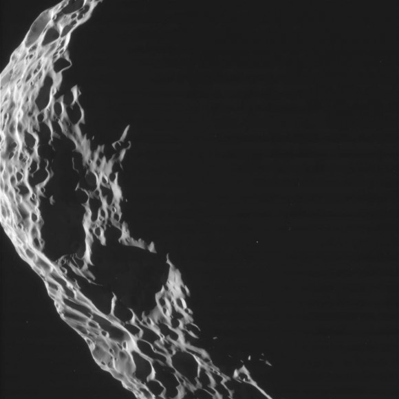A darker view of Hyperion. Credit: NASA/JPL-Caltech/Space Science Institute
