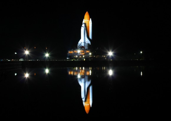 DISCOVERY_STS-133_ROLLOUT_1-31-11_200