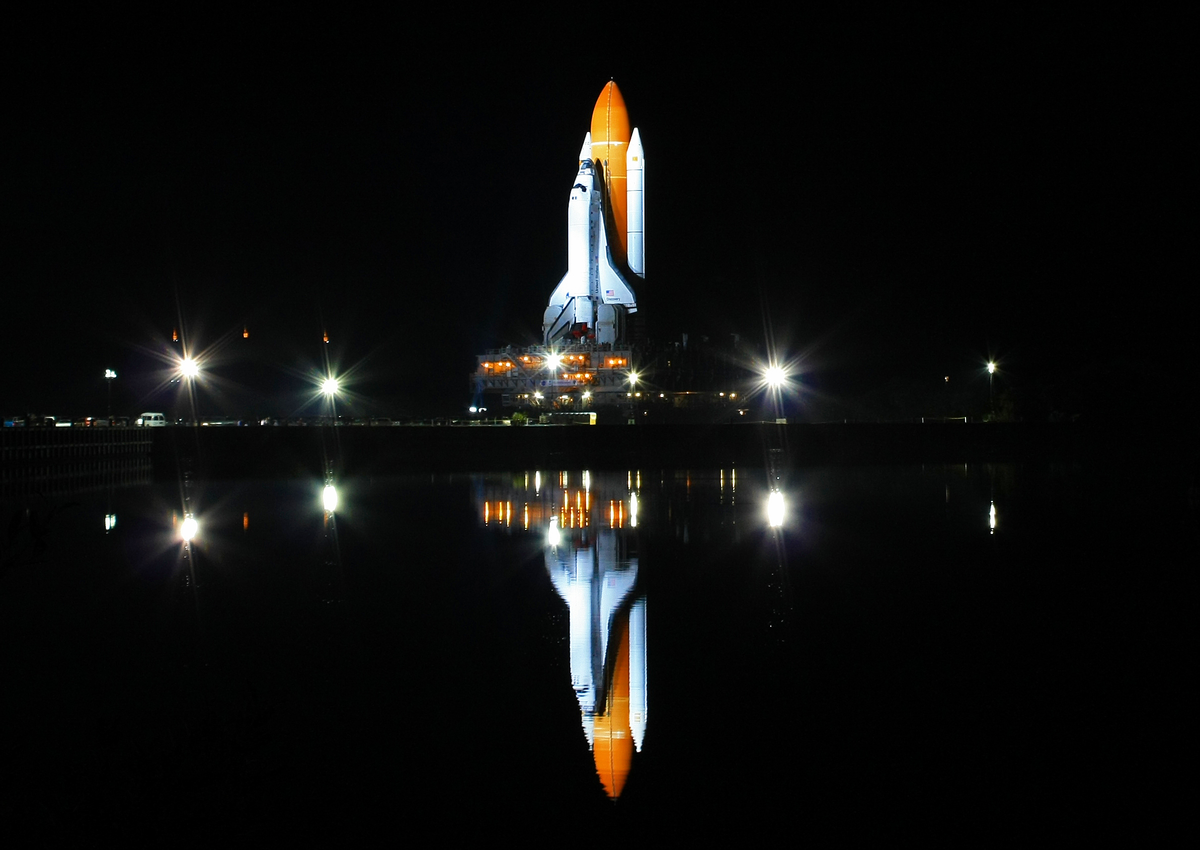  - DISCOVERY_STS-133_ROLLOUT_1-31-11_200