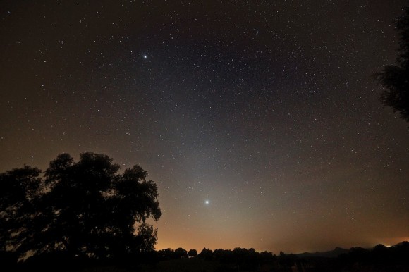 Astrophoto: Zodiacal Light with Venus and Jupiter