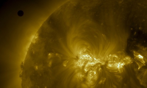 AIA171A_Venus Transit_20120605T211212new