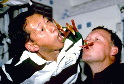 astronaut_eating