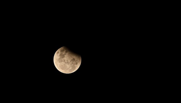 lunar eclipse bill