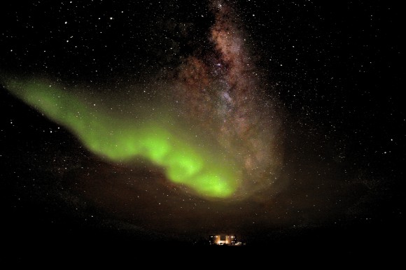esa_concordia_kumar_aurora_antarctic_iss