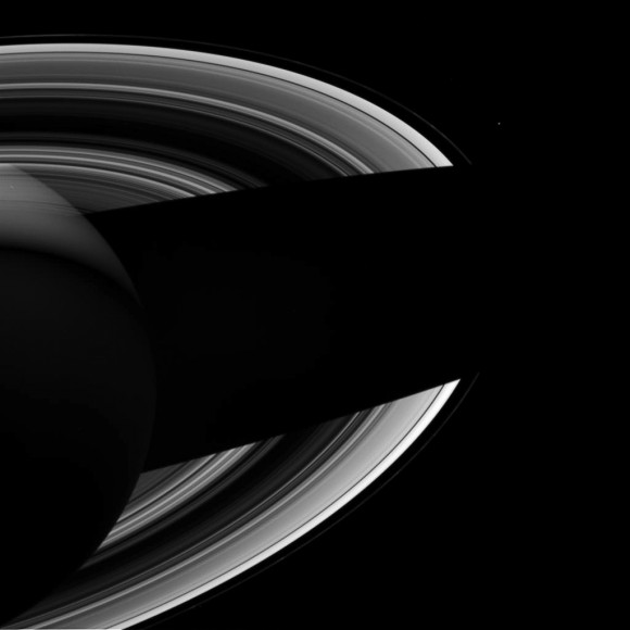 Saturn_shadow