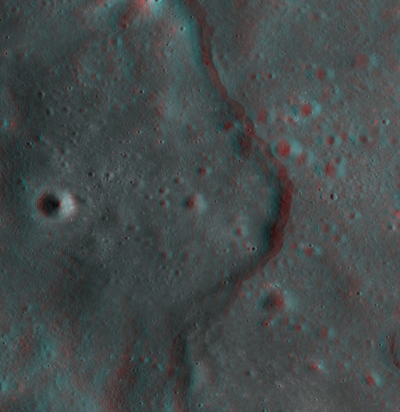 lroc_korolev_lobate_scarp