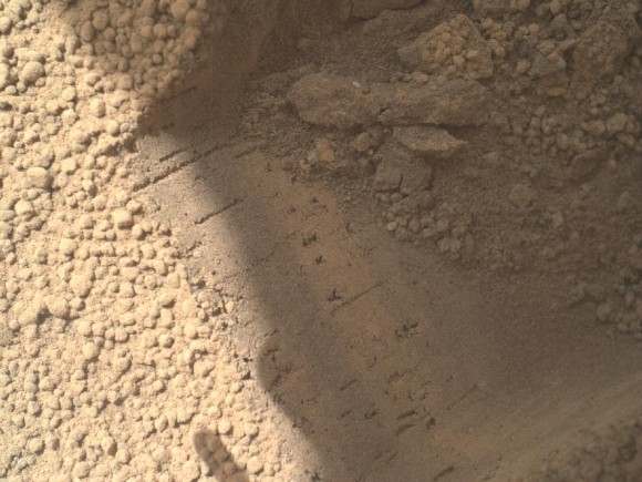 697173main_pia16229-43_946-710[1]