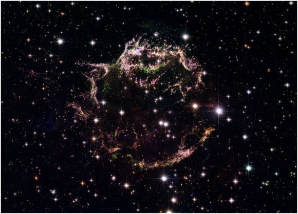 cassiopeia a-hubble-sm