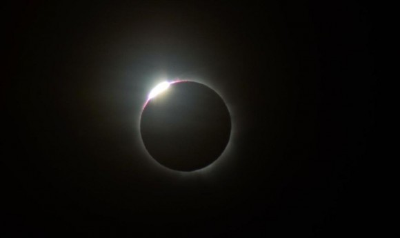 ecclipse hollow wedding ring