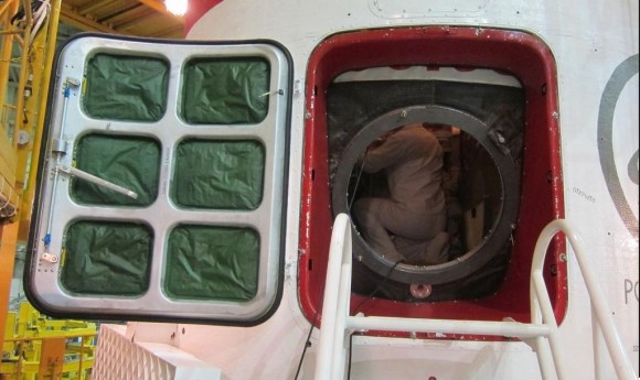 soyuz hatch