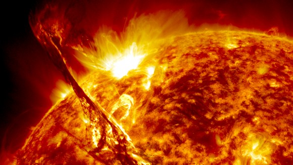Magnificent eruption from the Sun, shown in 304 and 171 Angstrom wavelength light, on August 31, 2012. Credit: NASA