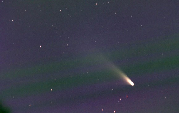 The comet photographed with a 300mm lens. Both the main dust tail and the shorter, fainter Type III dust tail are seen. Credit: Michael Mattiazzo