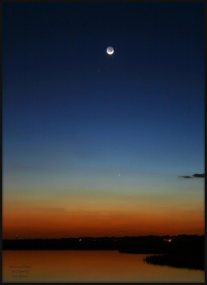 Comet PANSTARRS and a 5% illuminated Moon on March 13, 2013. Credit and copyright: Tavi Greiner.