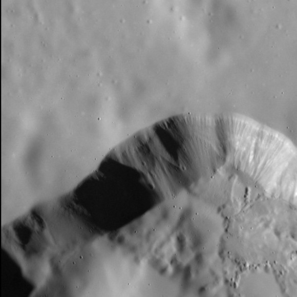 A high-resolution view of a "silky" surface on Mercury