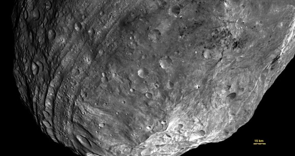 Dawn image of Vesta showing its nearly circumferential equatorial grooves (NASA/JPL-Caltech/UCLA/MPS/DLR/IDA)