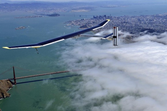 The Solar Impulse airplane flies over the Golden Gate Bridge on April 23, 2013. Credit: Solar Impulse.