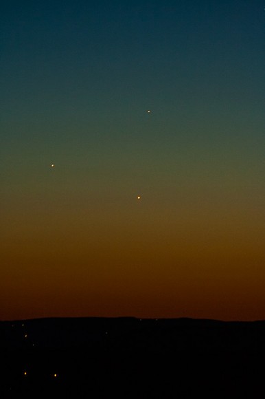May 26 triple conjunction from Warwick, NY snapped from Canon Rebel, 100mm – 300mm lens. Credit: Pietro Carboni