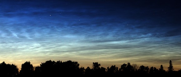 Waves of NLCs on June 12, 2012 seen from Duluth, Minn. Credit: Bob King