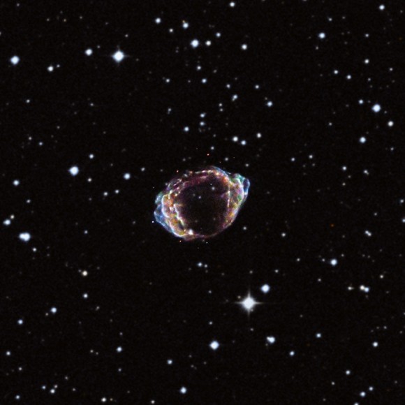 G1.9+0.3 in an image by the Chandra X-ray Observatory. Credit: X-ray (NASA/CXC/NCSU/K.Borkowski et al.); Optical (DSS)